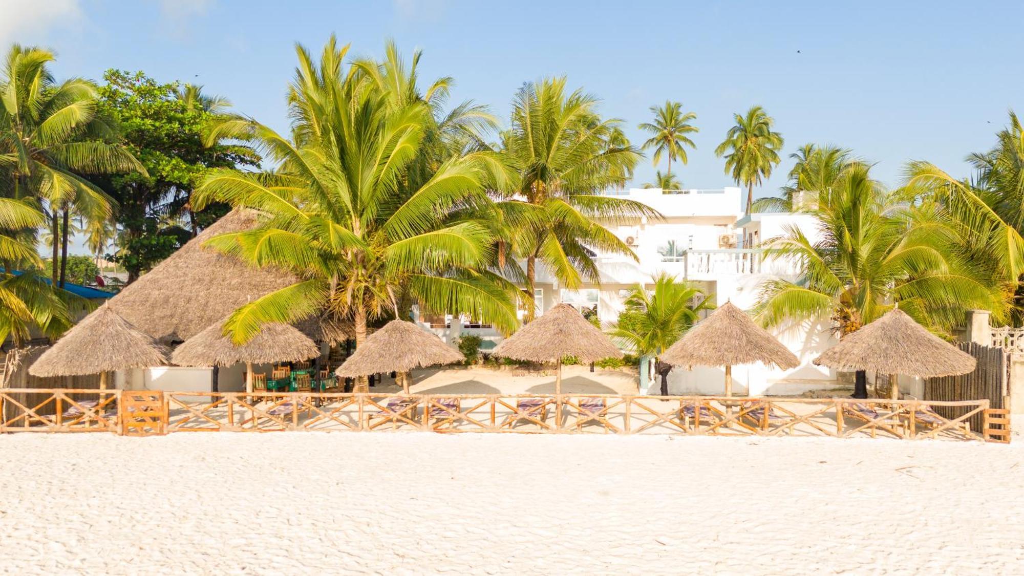 Sands Inn Hotel Pwani Mchangani Eksteriør bilde