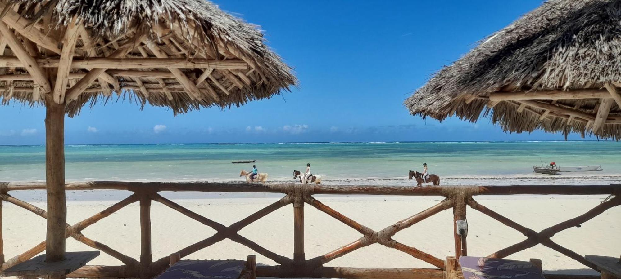 Sands Inn Hotel Pwani Mchangani Eksteriør bilde