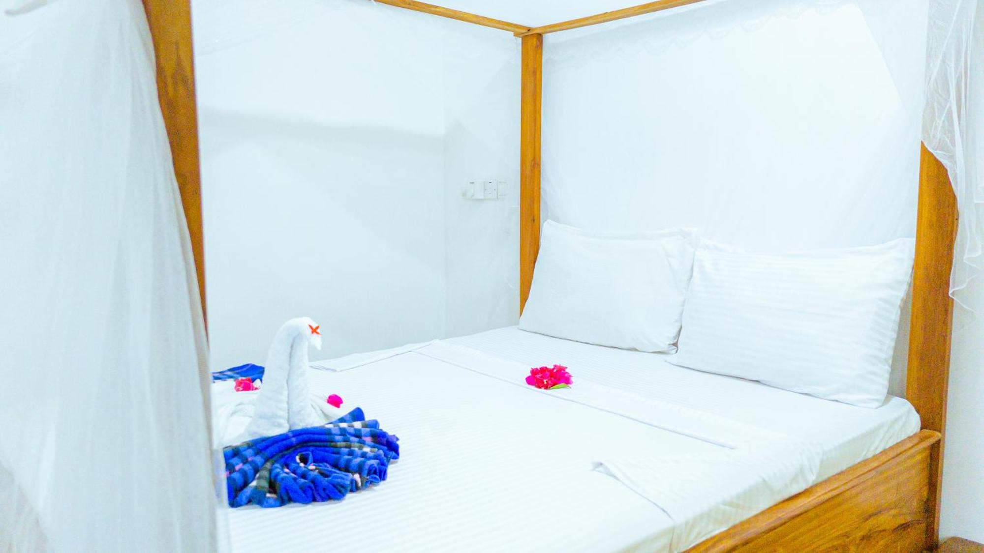 Sands Inn Hotel Pwani Mchangani Eksteriør bilde