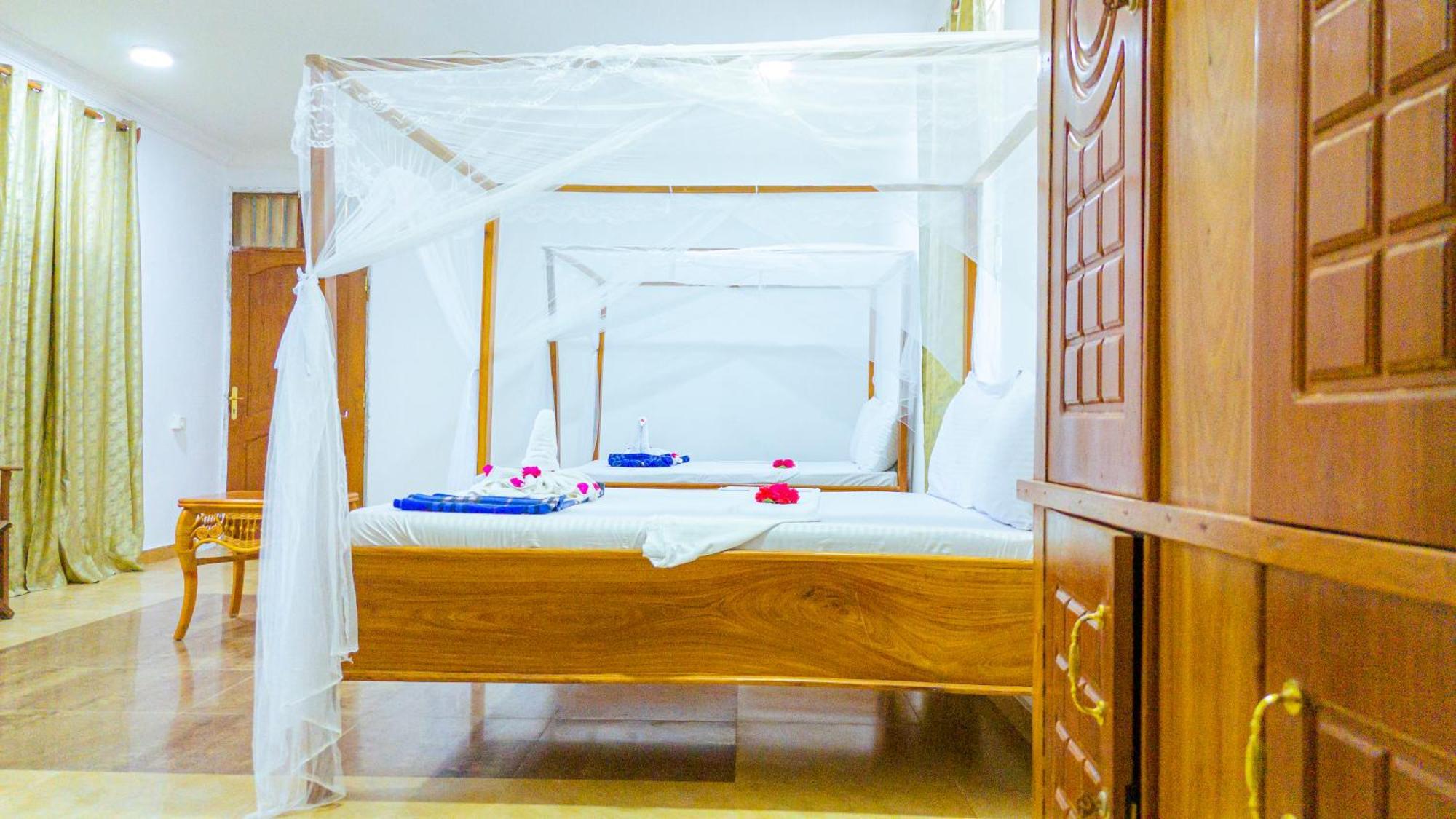 Sands Inn Hotel Pwani Mchangani Eksteriør bilde