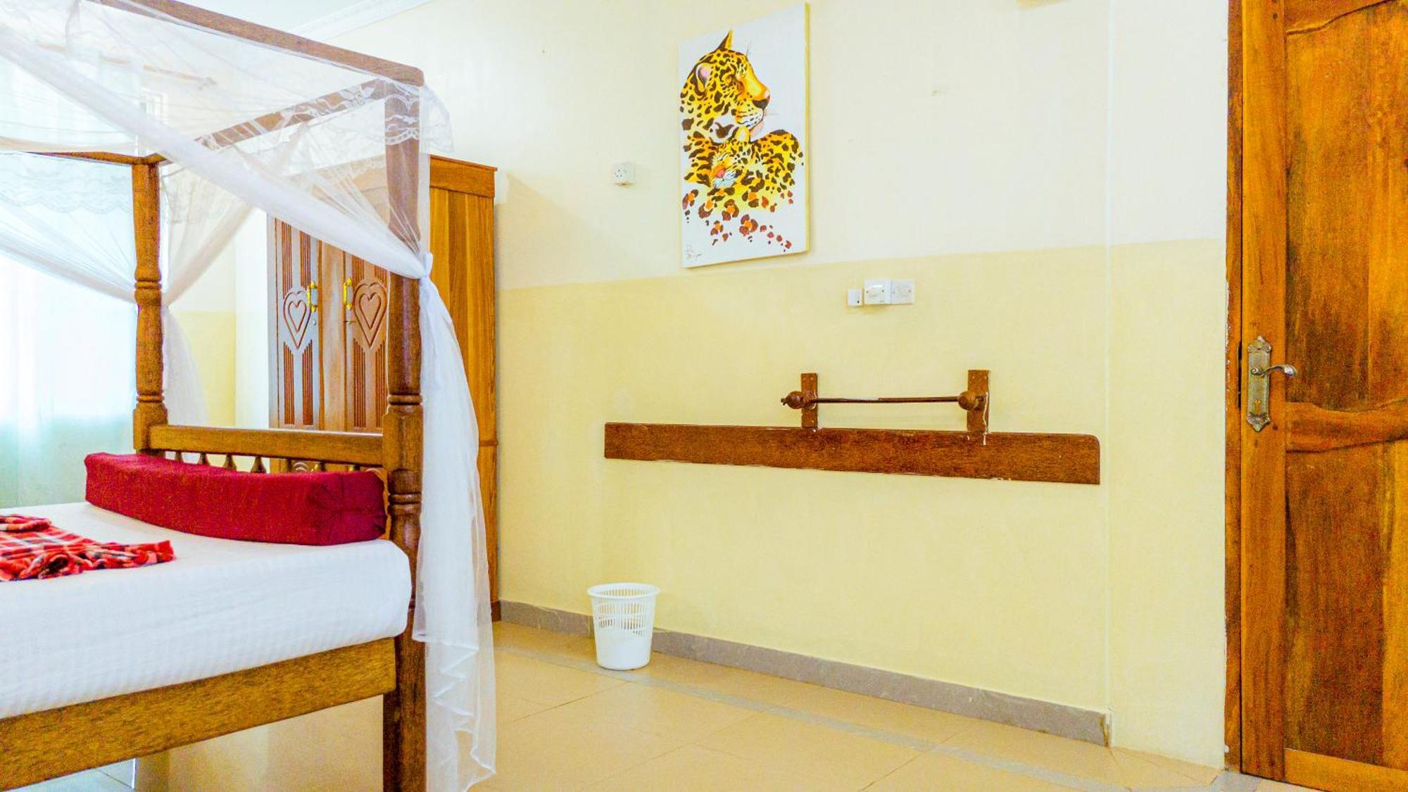 Sands Inn Hotel Pwani Mchangani Eksteriør bilde