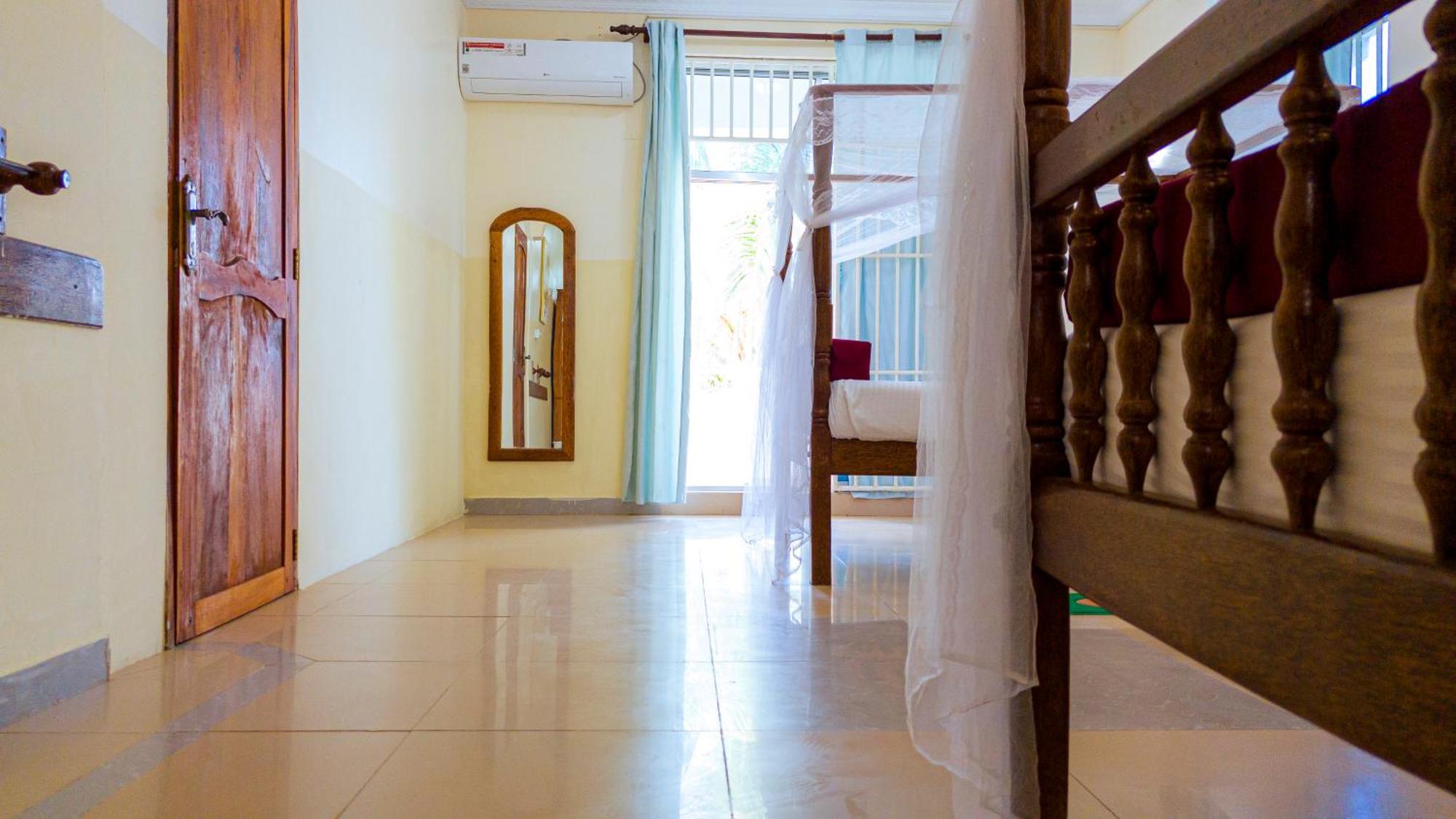 Sands Inn Hotel Pwani Mchangani Eksteriør bilde