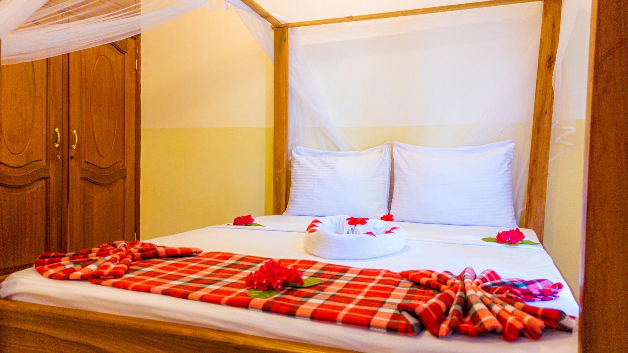 Sands Inn Hotel Pwani Mchangani Eksteriør bilde
