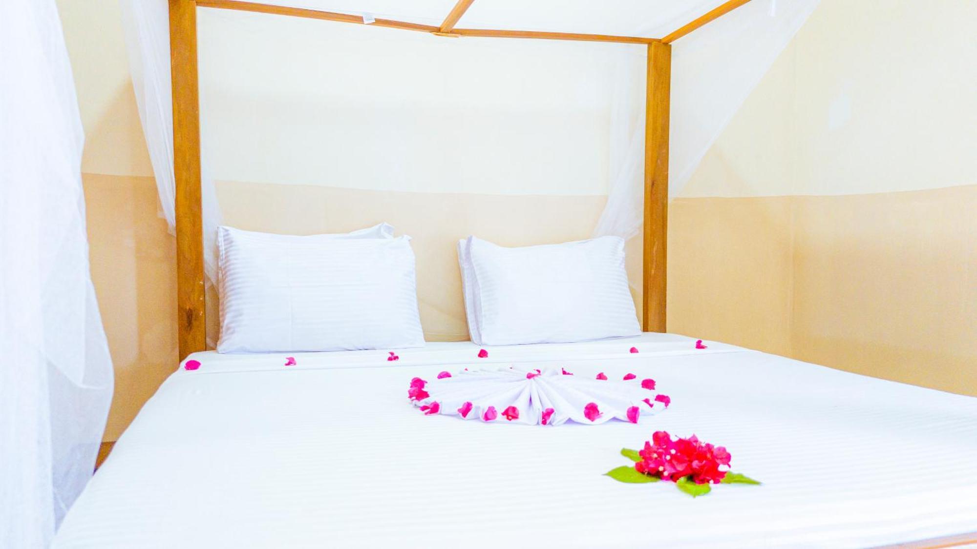 Sands Inn Hotel Pwani Mchangani Eksteriør bilde